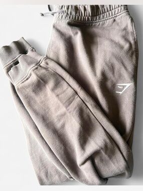 Gymshark Men's Sweatpants in Grey